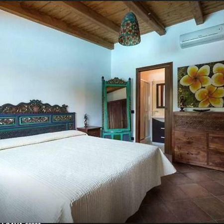 Rumah Saya Campofelice Di Roccella Exteriér fotografie